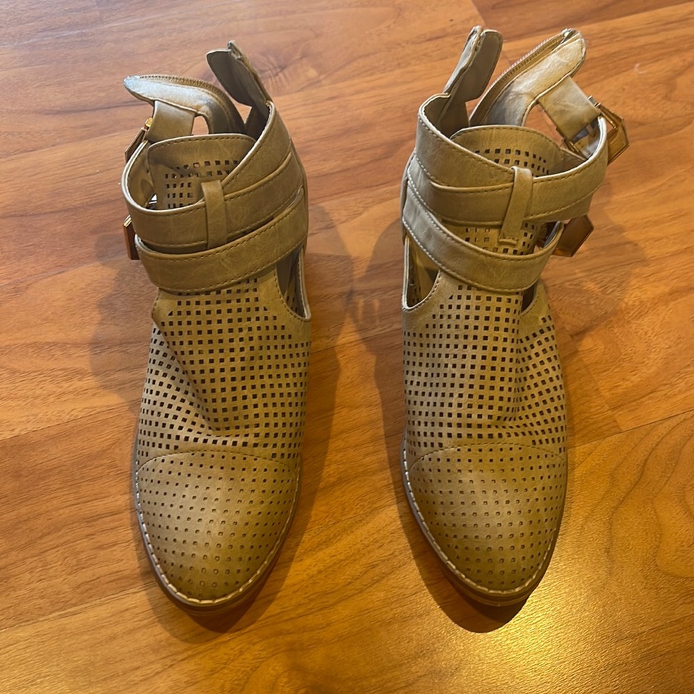 Forever 21 booties
